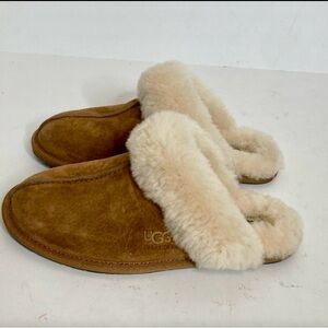 *SOLD- UGG Scuffette II Color: Chestnut 7